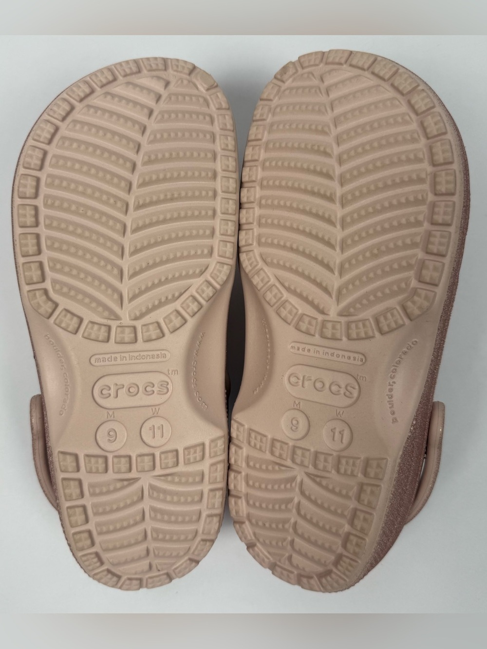 Crocs Classic Glitter Clog Quartz Rose Gold Sparkle Women’s 11 Men’s 9 EUC - Picture 9 of 10